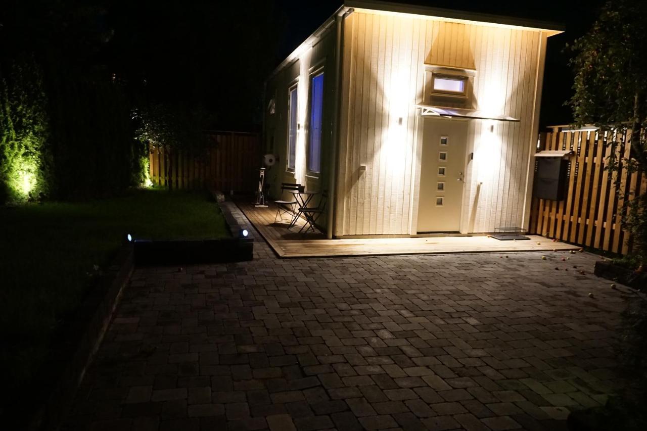 Fresh Happy Little House, 35 M2 In Taeby Lägenhet Stockholm Exteriör bild